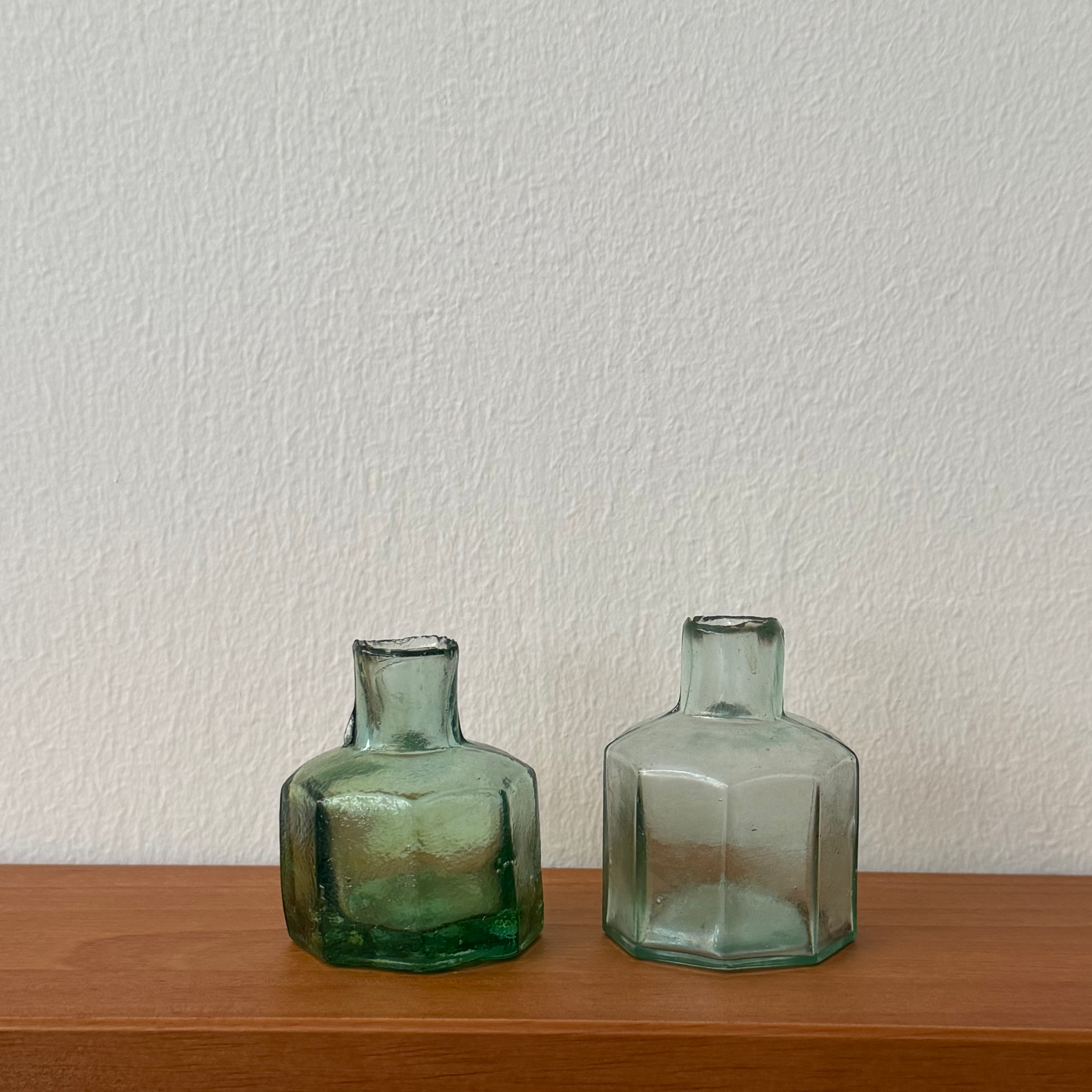 EC_Green Glass Vase_03.png
