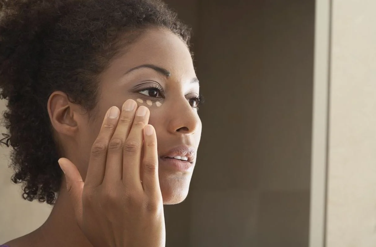 This Is Exactly How To Cover Your Annoying Dark Circles And Pimples