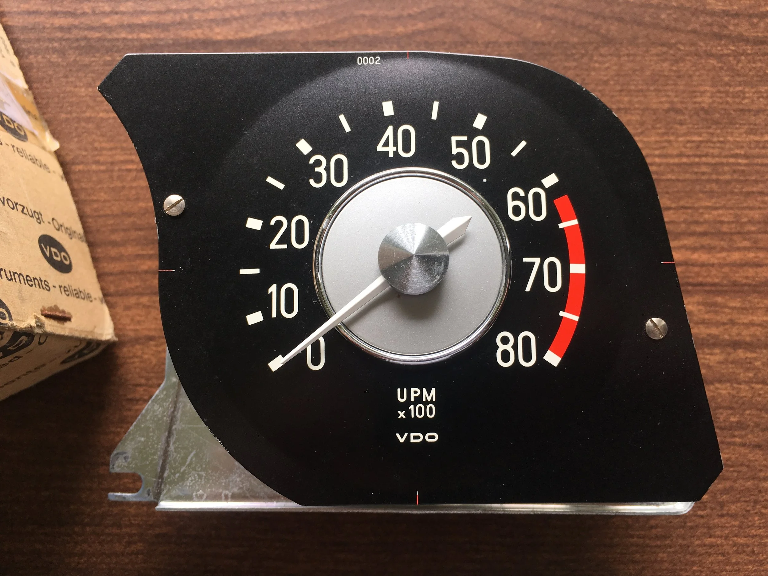 6V 1600 Tach Face.JPG