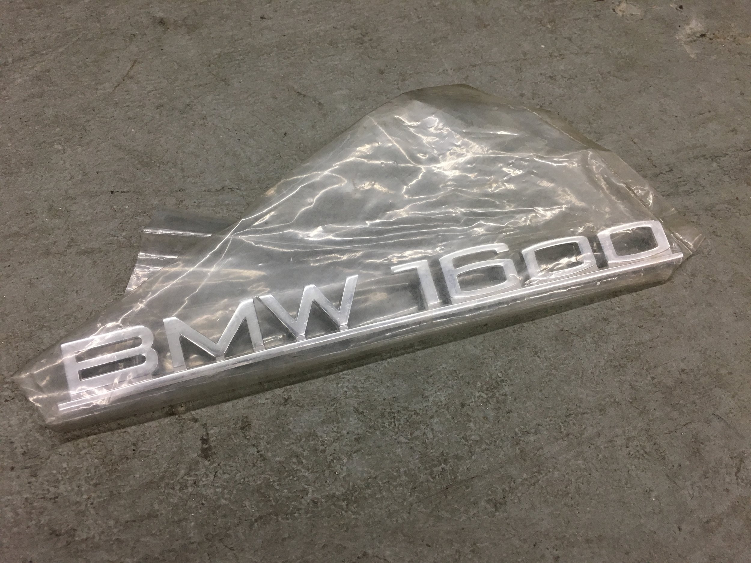 Early BMW 1600 Badge (9.5/10)