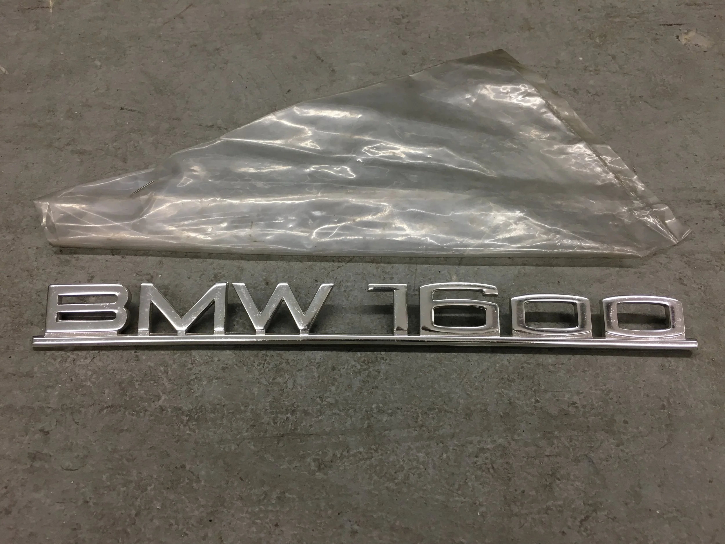 NOS Early 1600 Badge.JPG