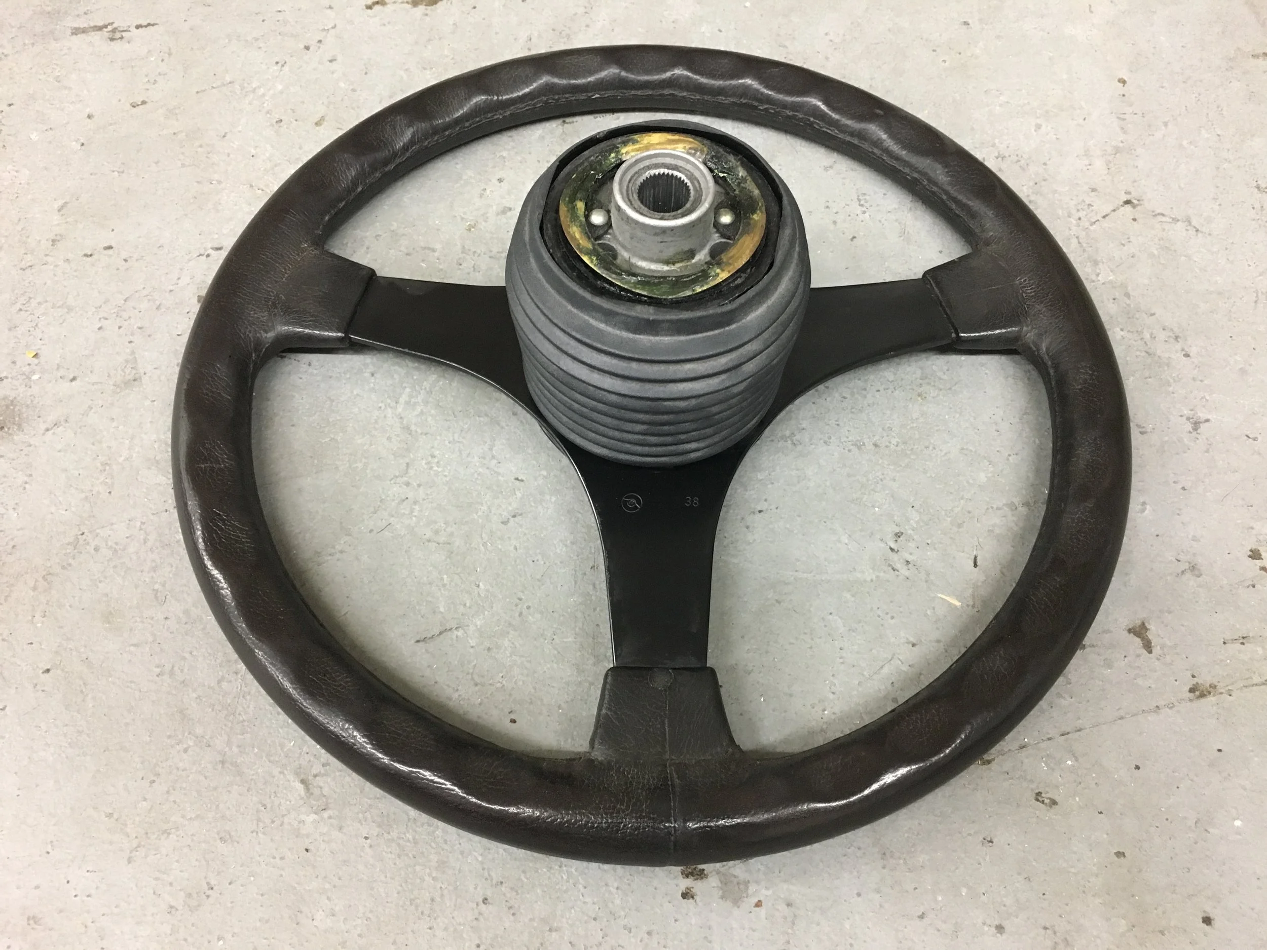 E21 Turbo Sport Wheel rear.JPG