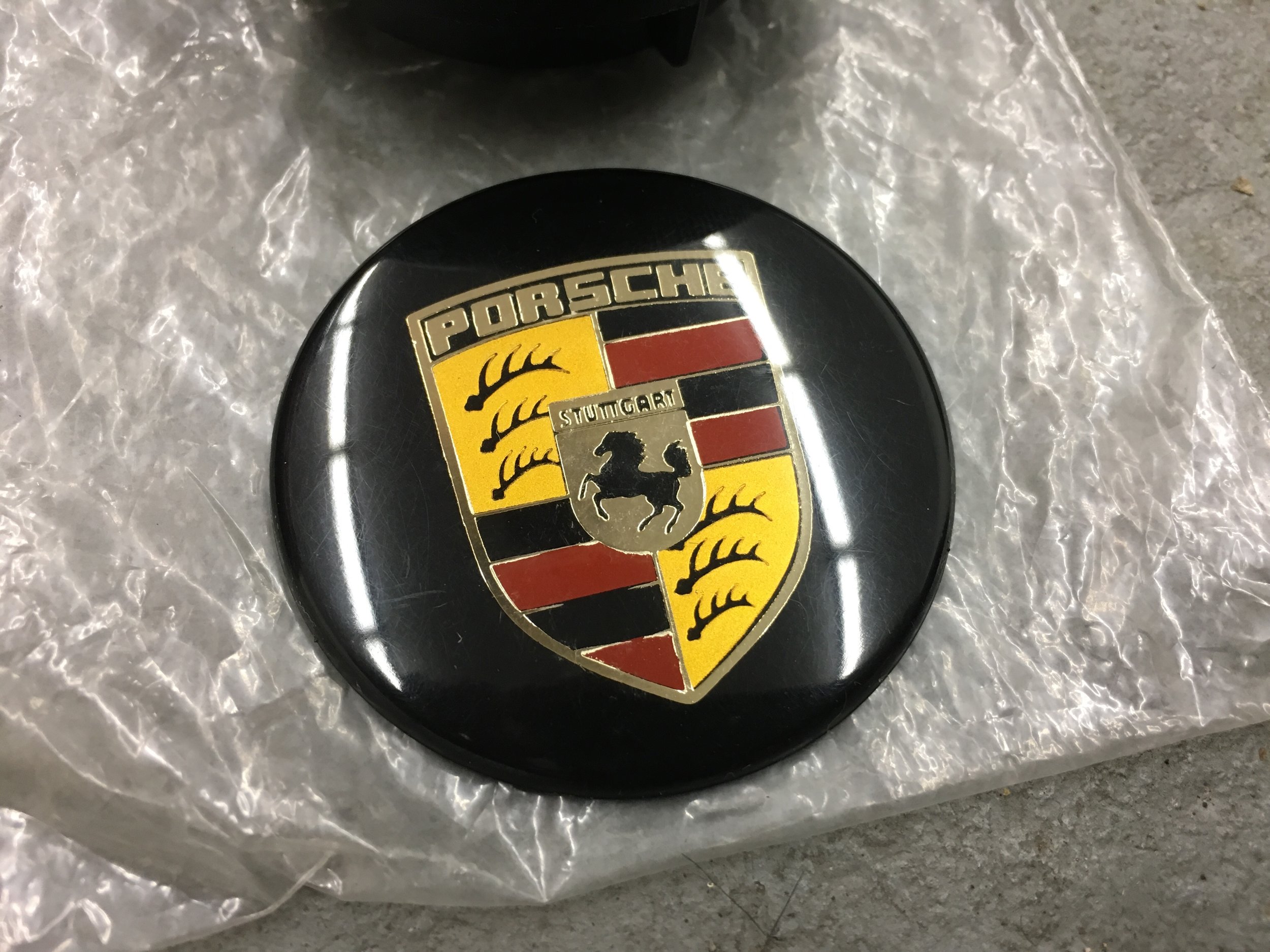 Porsche Nardi Horn Button logo.jpg
