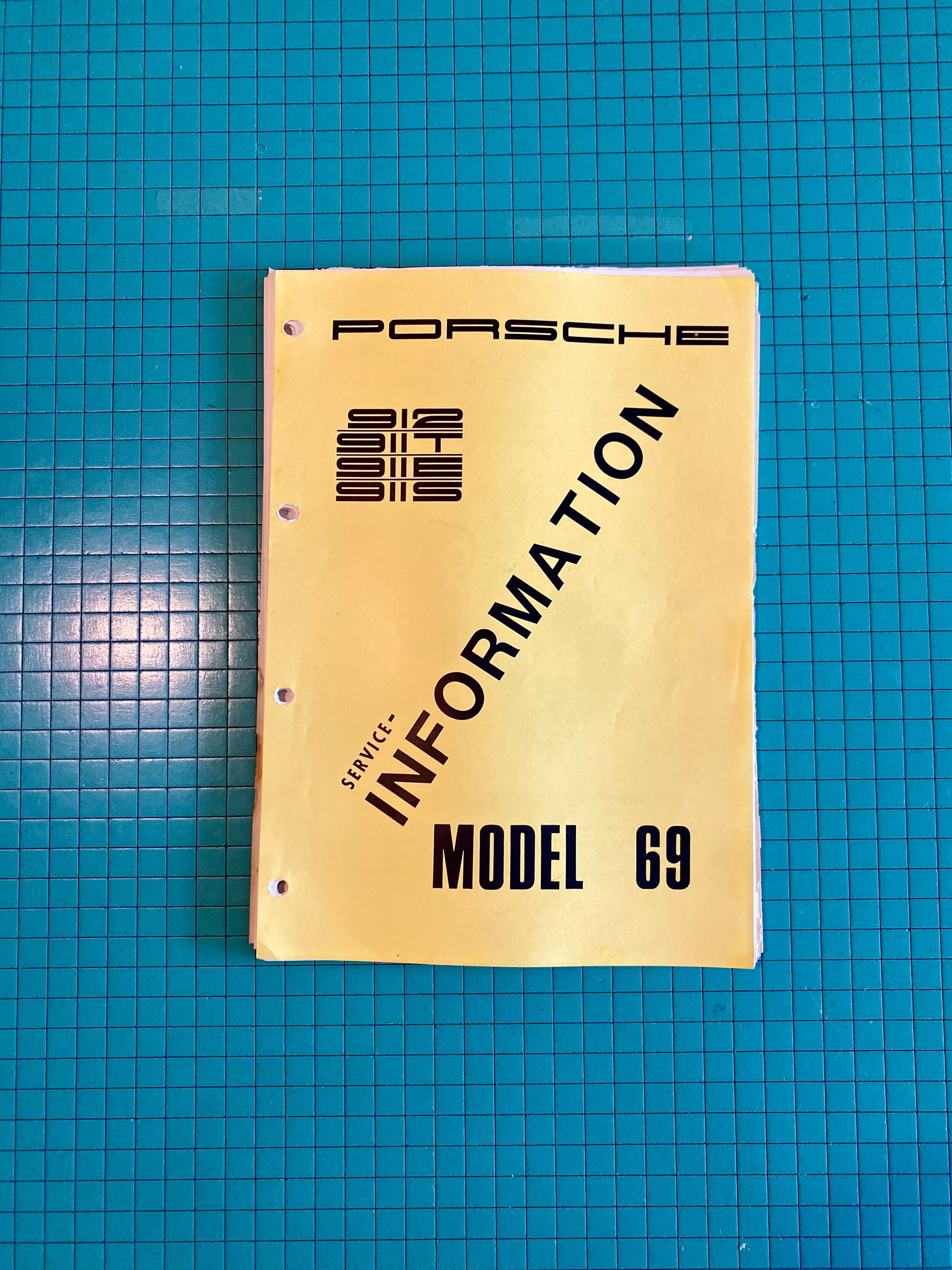 Porsche Service Information Booklet - Model 69