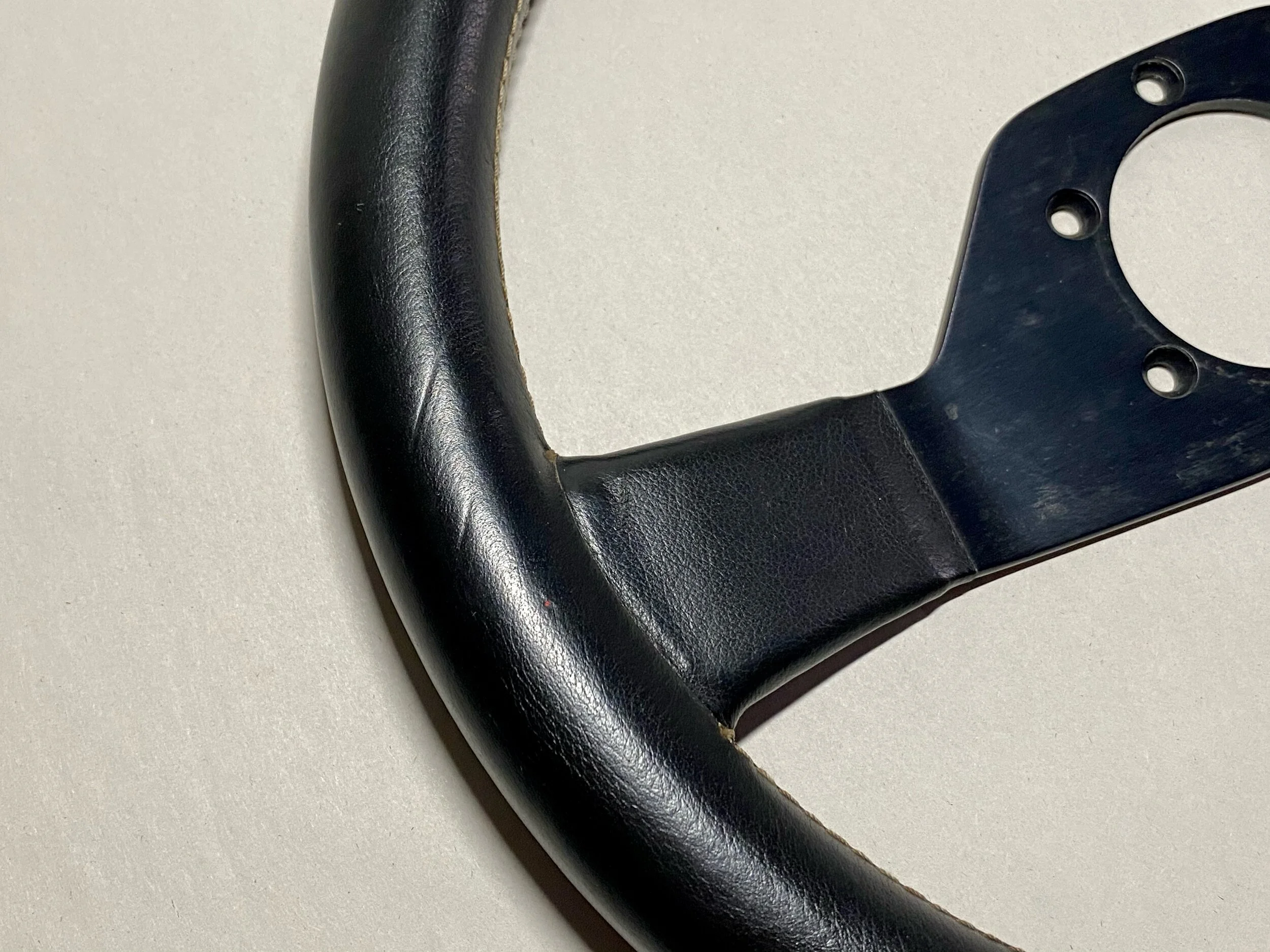 MOMO ステアリング John Player Special 約35cm MOMO John Player Special (JPS) steering wheel / The Paddock