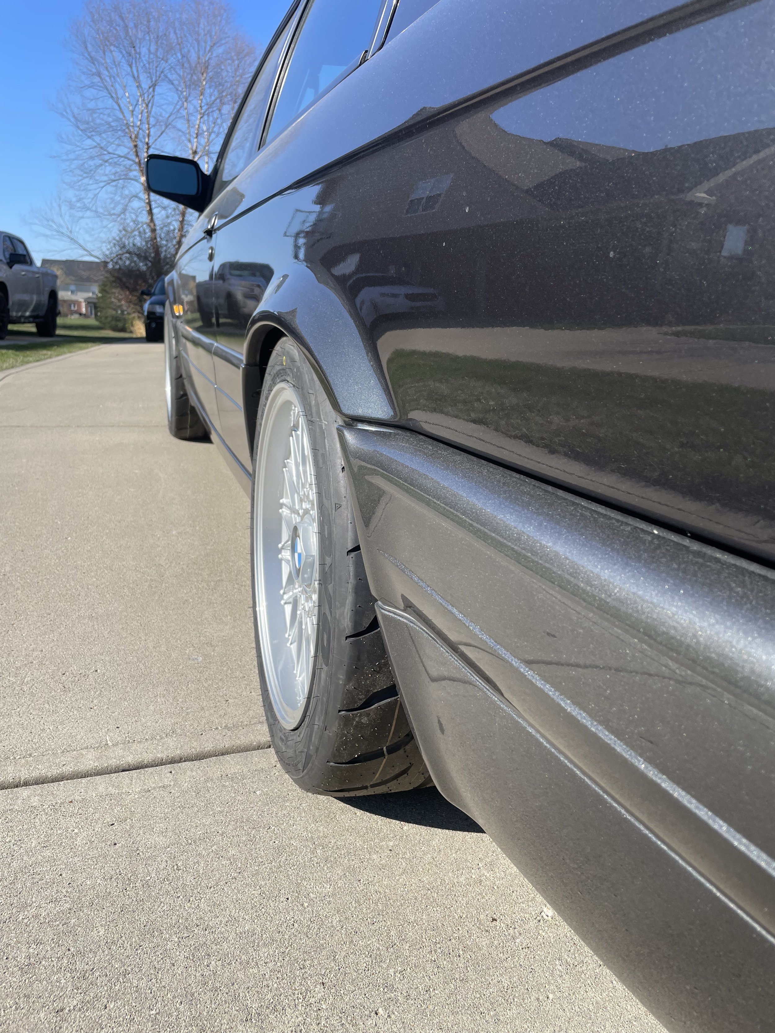 Paddock_Maxilite_16x8 et28 Euroweaves on BMW E30_rear fitment.jpeg
