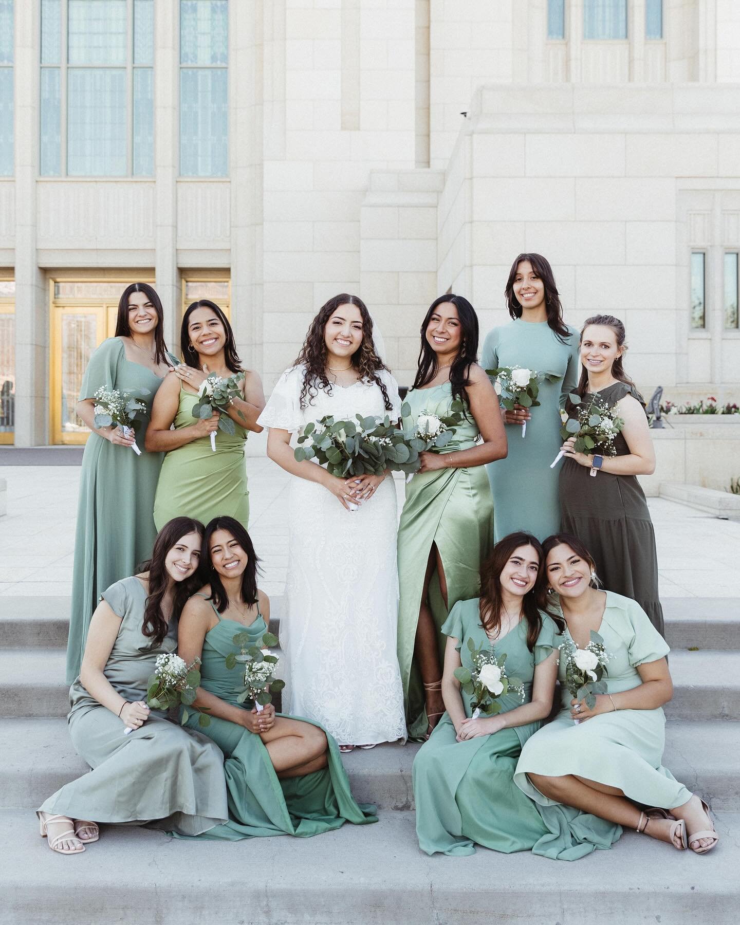 Shades of green 💚🤍 #bridemaids #utahweddingphotographer #destinationweddingphotographer #utahbride #bridemaidsdress