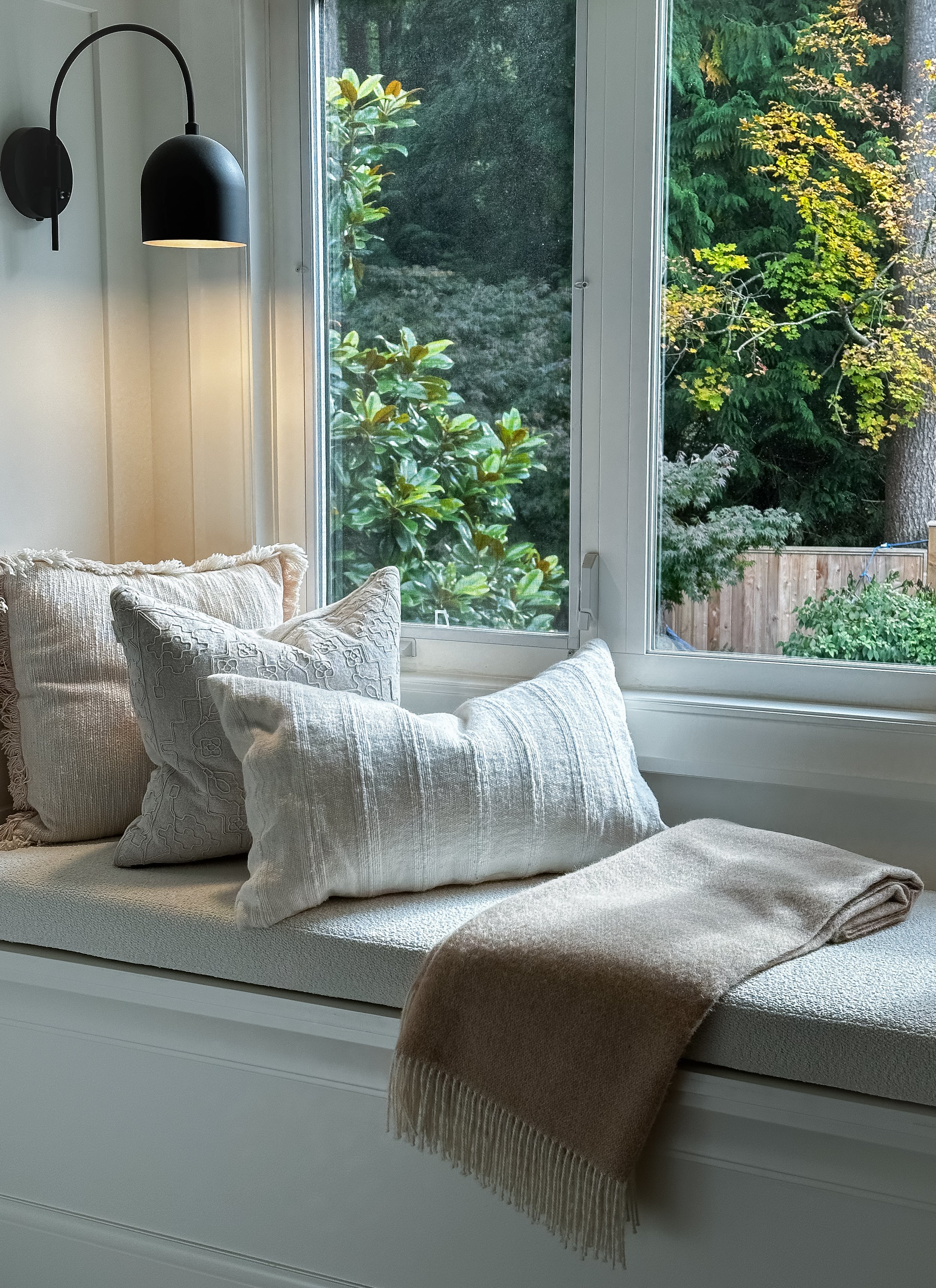 Linens || Textiles || Blankets