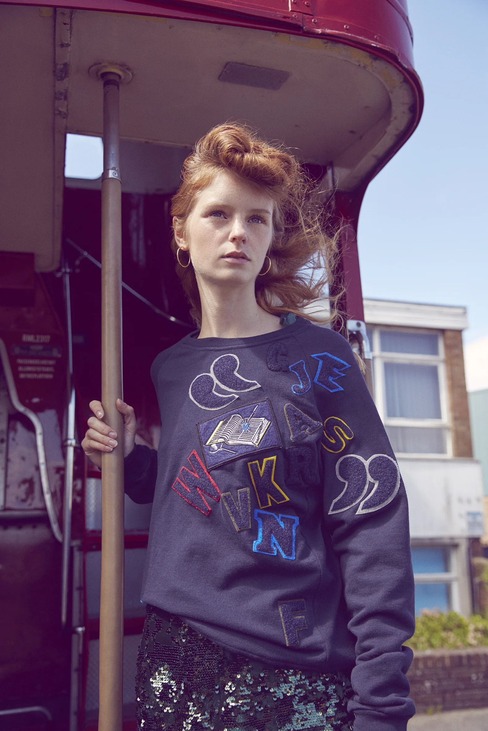BUS_STOP_look_2.jpg