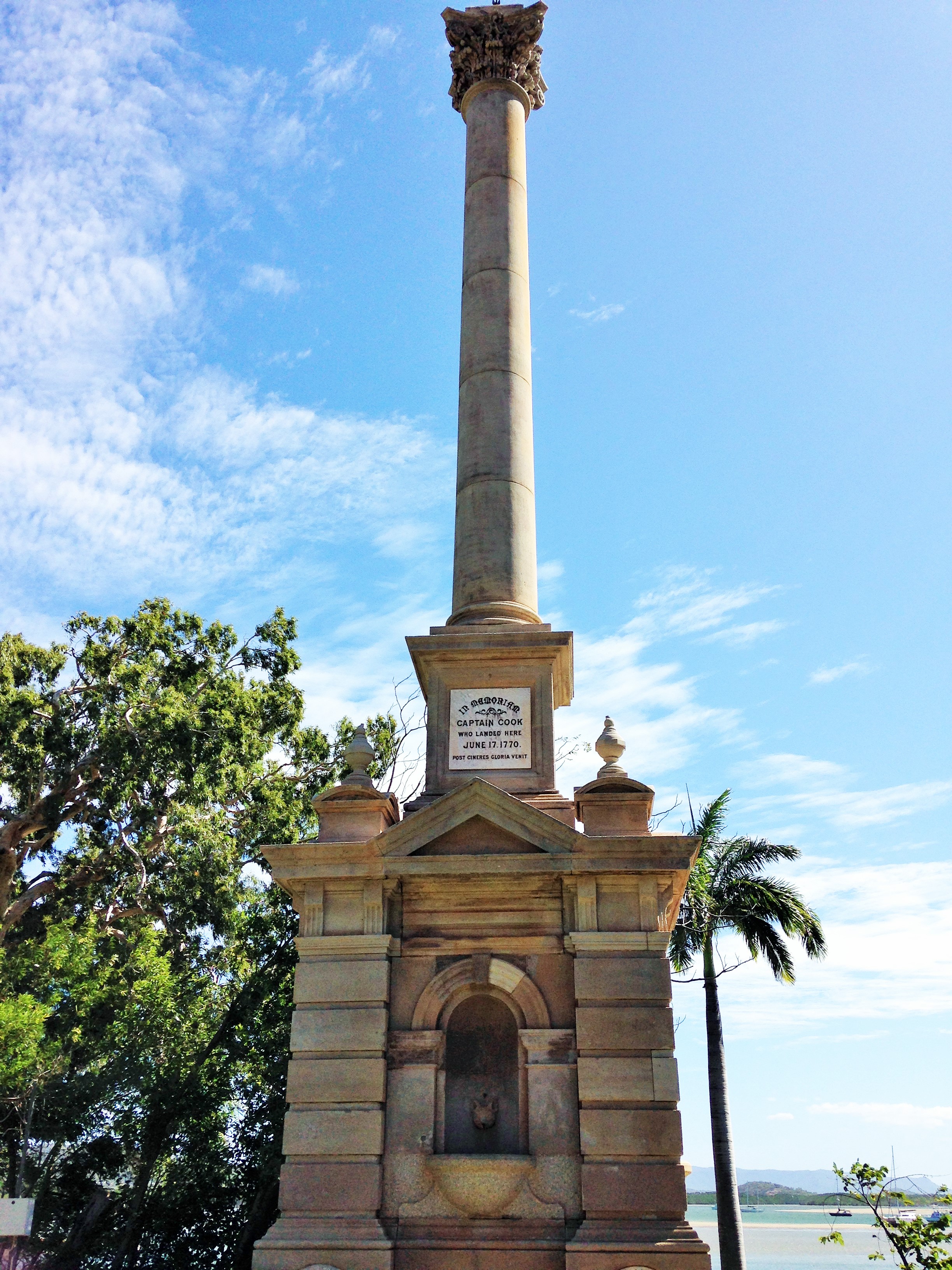 Cook monument 2.JPG