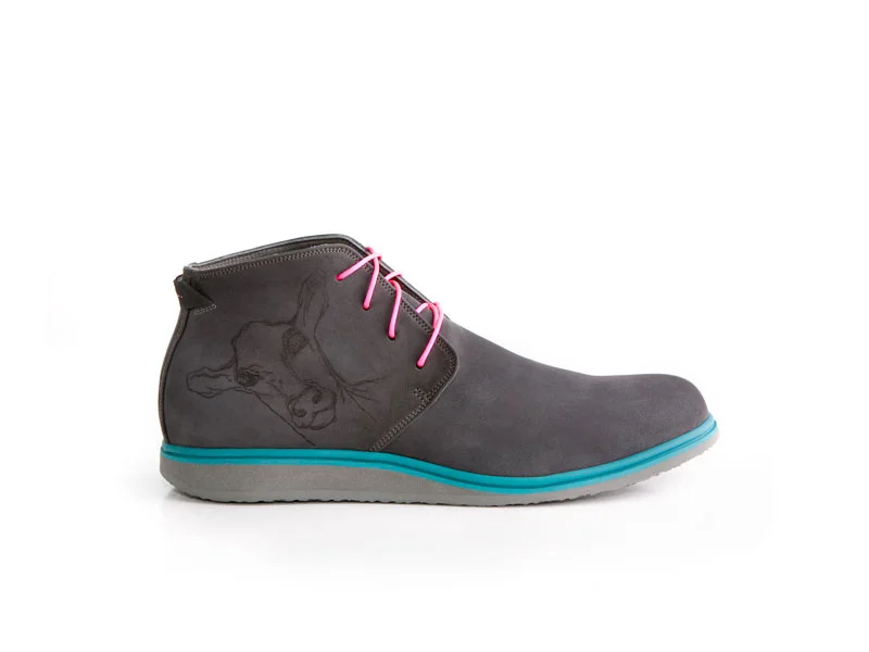 ©snique_handgemacht__sneakers_massschuhe_taetowiert_nubukleder_boot.jpg