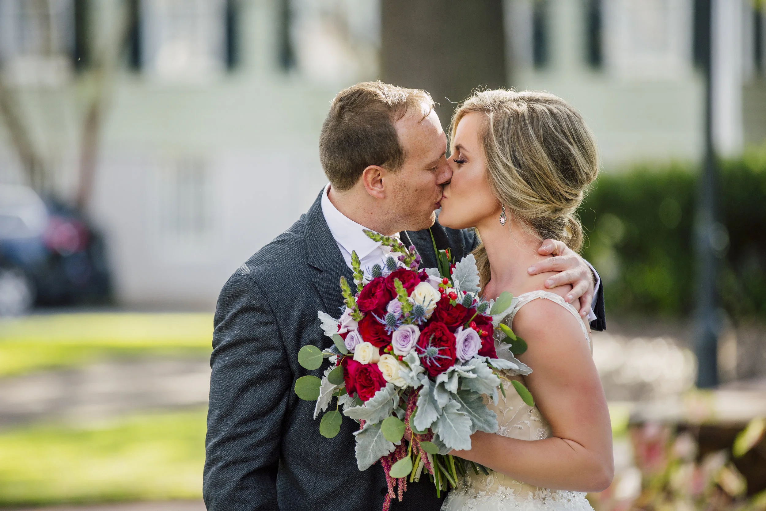 Oliver merrily kissing.jpg