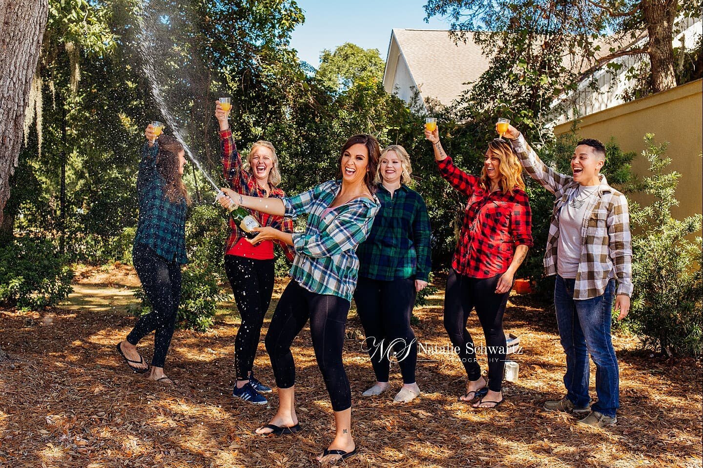 Cheers babes 🥂🍾 you must have your besties next to you on your big day! 

#southernweddingphotographer #bohowedding #weddinginspiration #adventurouswedding #thatsdarling #weddingdress #weddinginspo #loveauthentic #adventurealways #intimatewedding #