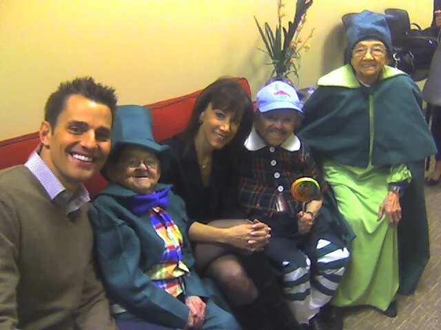 In The Loop with Bill Rancic and Munchkins!
