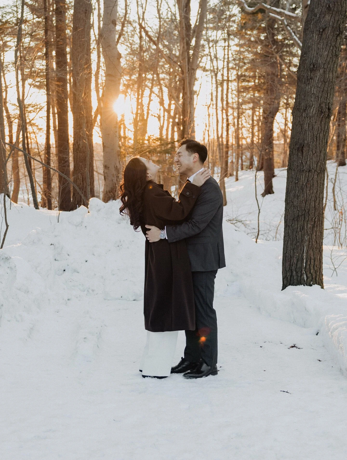 There&rsquo;s just something so magical about winter sessions.
.
V&amp;L, wrapped up in this beautiful golden light.
.
Halifax, Nova Scotia | February 2026