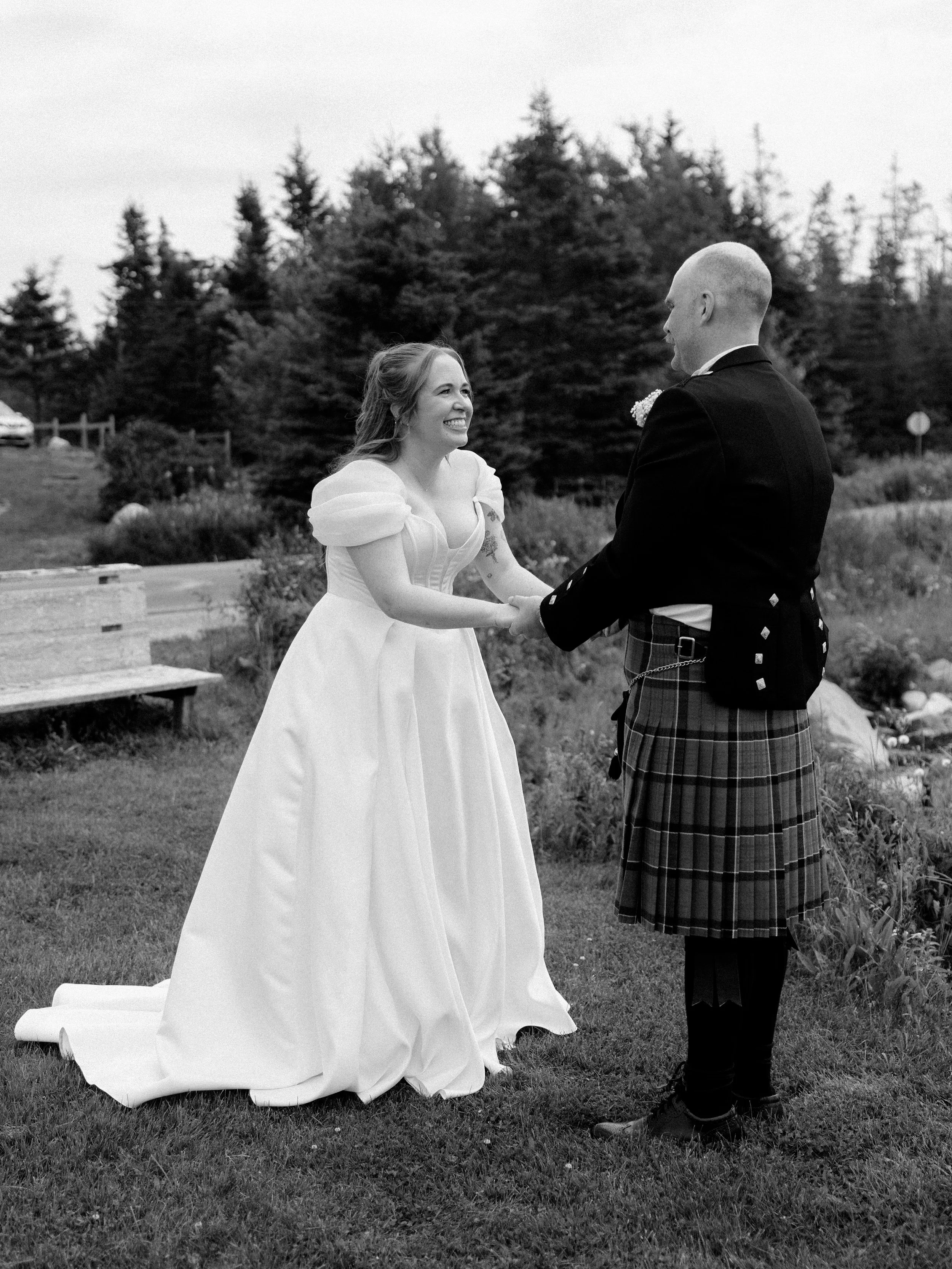 To know these two is to have the privilege of being surrounded by their amazing families and friends.
.
From the most heartfelt vows, to taking their time to be with their loved ones throughout the day, to all the sweet looks they gave each other &md