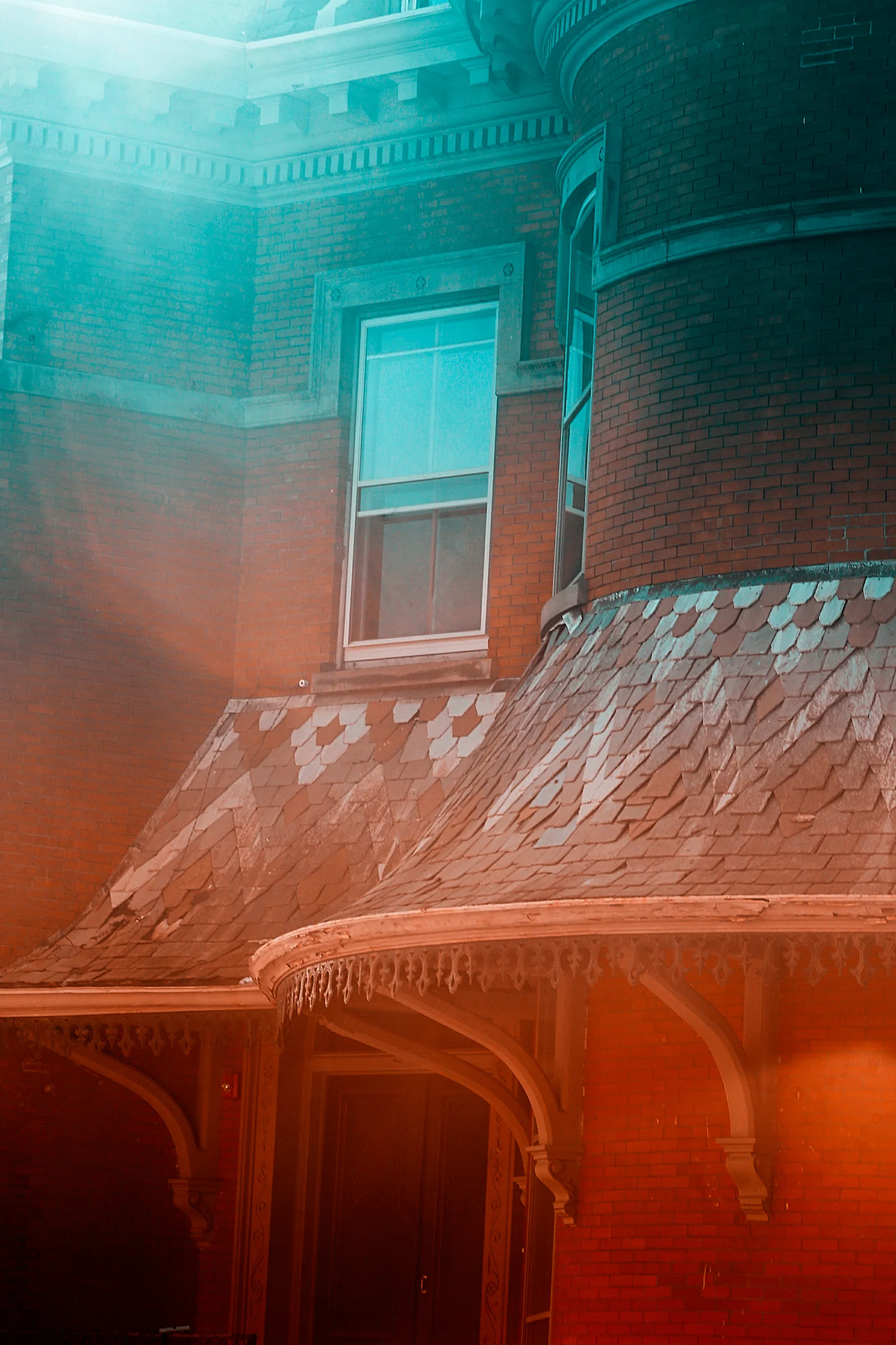 housegradientredhouse.jpg
