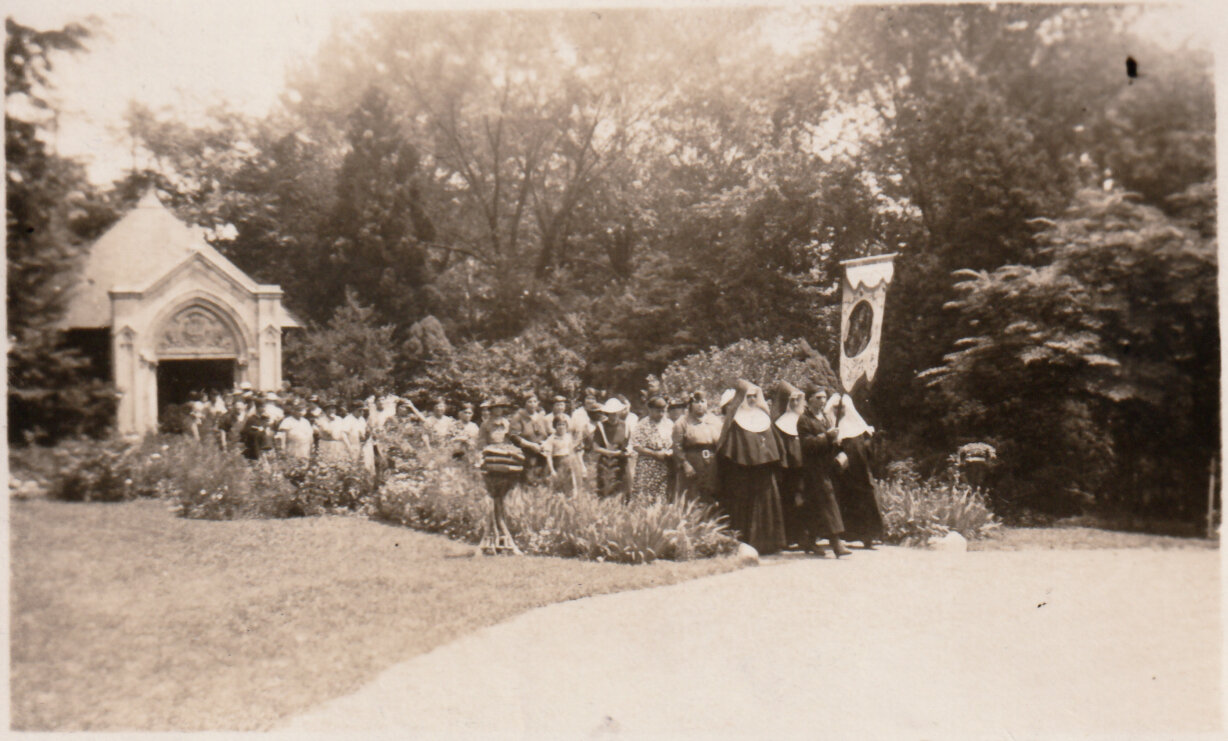 early pilgrimages procession.jpg