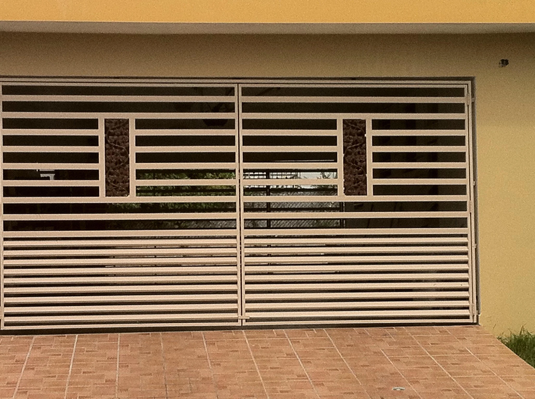 Tormenteras, Rejas, Techos, Screens, Puerto Rico