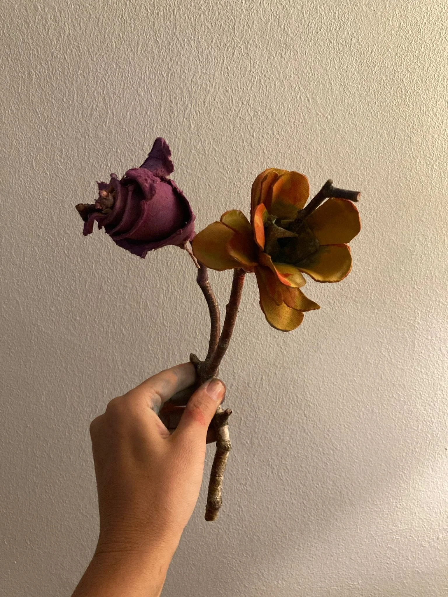 PAPIERBLUMEN BASTELN FÜR DIE KAFFEEBAR