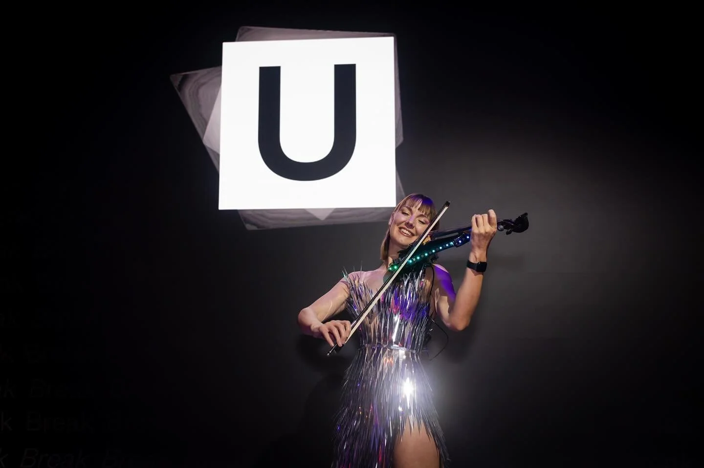 Wore my new spiky silver dress for the U Switch event&hellip; feeling sharp.
Thank you @qtheshot for the photos
#NewDress #SpikyStyle #USwitch #SilverEnergy #eventviolin