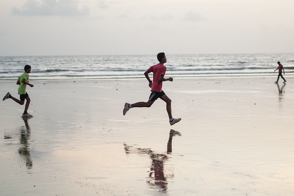 Runners, Juhu beach.