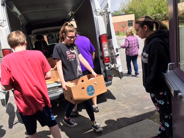  Unloading Foodie Van! 