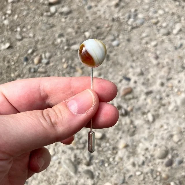 photo of a brooch pin made of recycled old-school retro mosaic glass