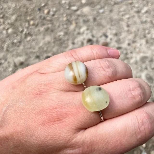 photo of a ringn made of recycled old-school retro mosaic glass. Sustainable jewelry with a story