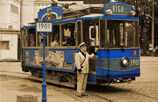 old tram_Riga_City_Council.jpg