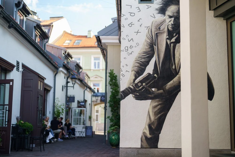 vilnius-uzupis-republic-street-art-lithaunia.jpg
