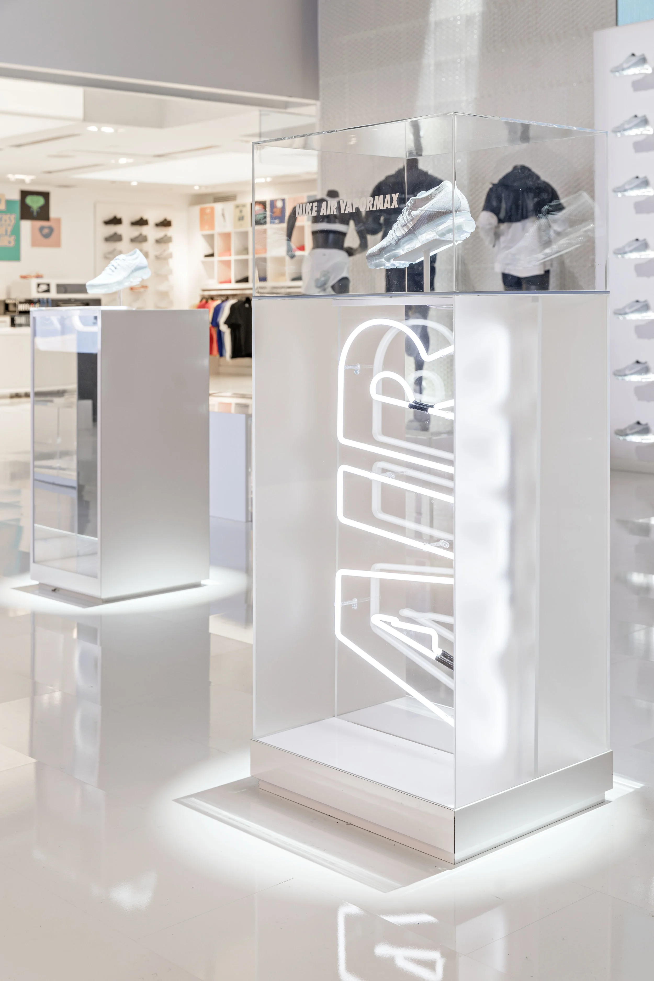 2017-03-26_Niketown_Vapormax_0039-HDR.jpg