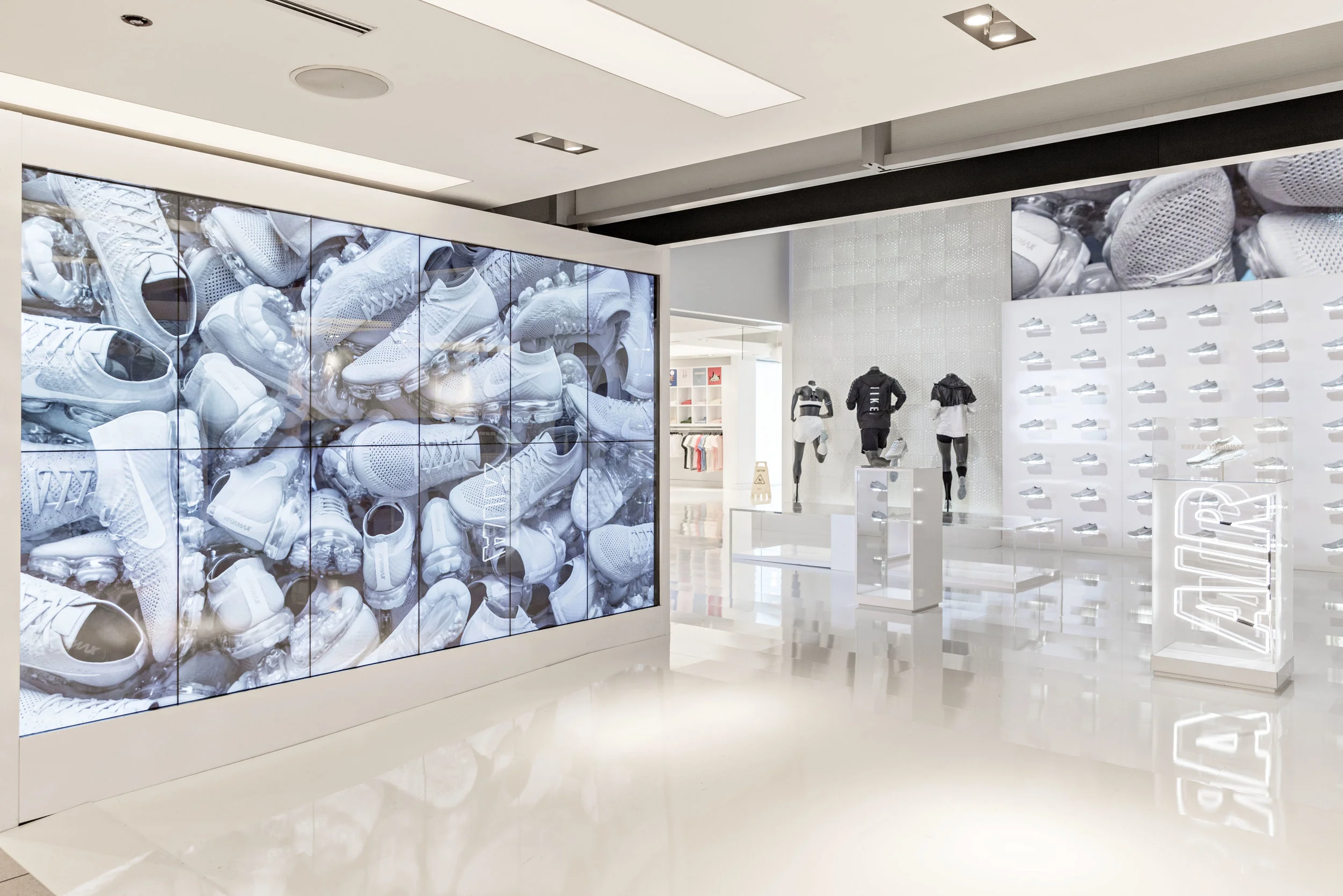 2017-03-26_Niketown_Vapormax_0207.jpg