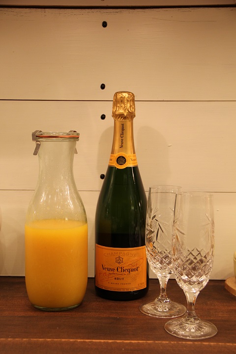 Courtesy of Mama Bear we were gifted some Veuve, a perfect addition to the freshly squeezed orange juice