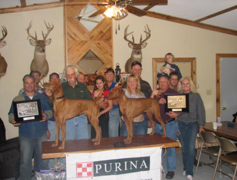 National Quail Classic Front: Dave Pomfret with Upwind Kismet Rapid Fire and Grace Ann Lawson with Colonel's Pride Back: Judge- Frank Vicari, Robert Tomczak, Mike Dalby, Mark Spurgeon, Mikayle Syczylo, Julie LaRue, Mark Johnson, Judge- Herman Gracie, Karlie Syczylo, Dustin Ochs, and Carrie Syczylo.