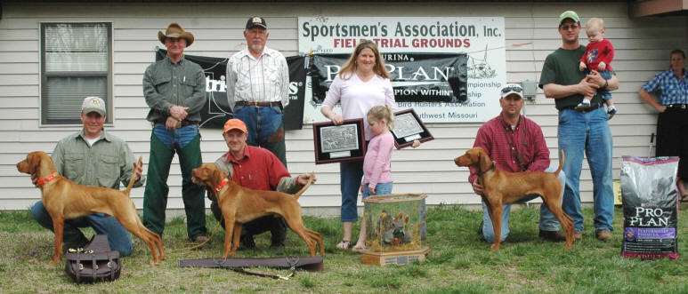 Derby Winners: Handler Mike Lundy with Touchdown Kid, Scout Steve Whitney with Staying Alive, Scout Bryan Long with Foofur. Standing: Judge Fred Smith, Judge Conrad Plevnic, Darlene and Lauren Lundy, and Handler Dustin Ochs with Kager Ochs.