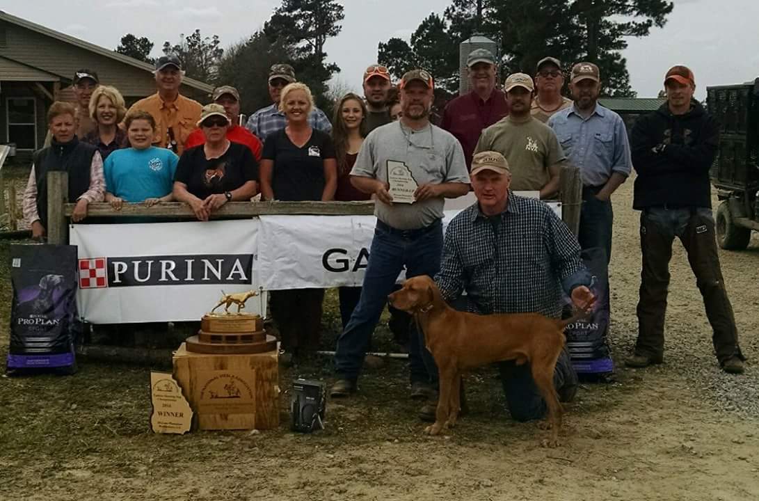 Pictured from Left to Right: Karen Concilio, Chad and Nancy Chadwell, Lily Fountain, Mark Johnson, Melissa Thomas, Jerry Jordan, Carrie Syczylo, Carlie Syczylo, Todd Meyer, Mikayle Syczylo, Jamie Fountain (Runner-Up handler), Mark Calder (owner) with Tibercreeks Billy the Kid (Runner-Up), Jim Carter (Judge), Mike Syczylo, Phil Stout, Andrew Campbell, Brian Fidler
