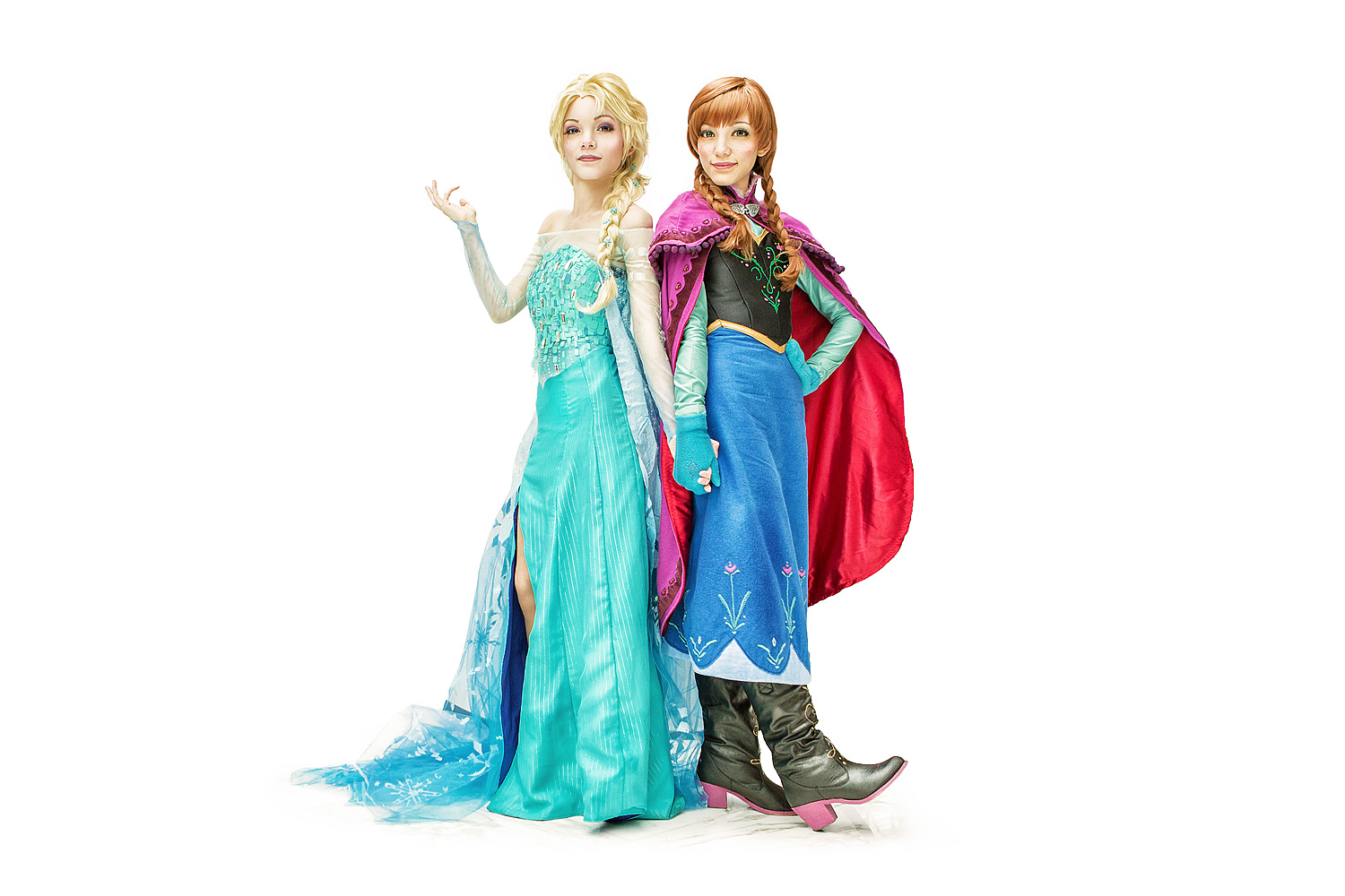 Yuurisans Cosplay as Elsa and Anna of Disney's Frozen
