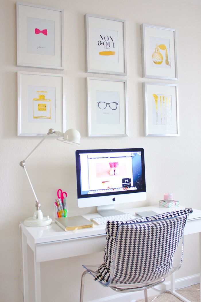 This desk from Indiretas Do Bem is the perfect example of how to show off your favorite printables above your desk. And even better? Once you get tired of the decor you have, you can just print new ones!