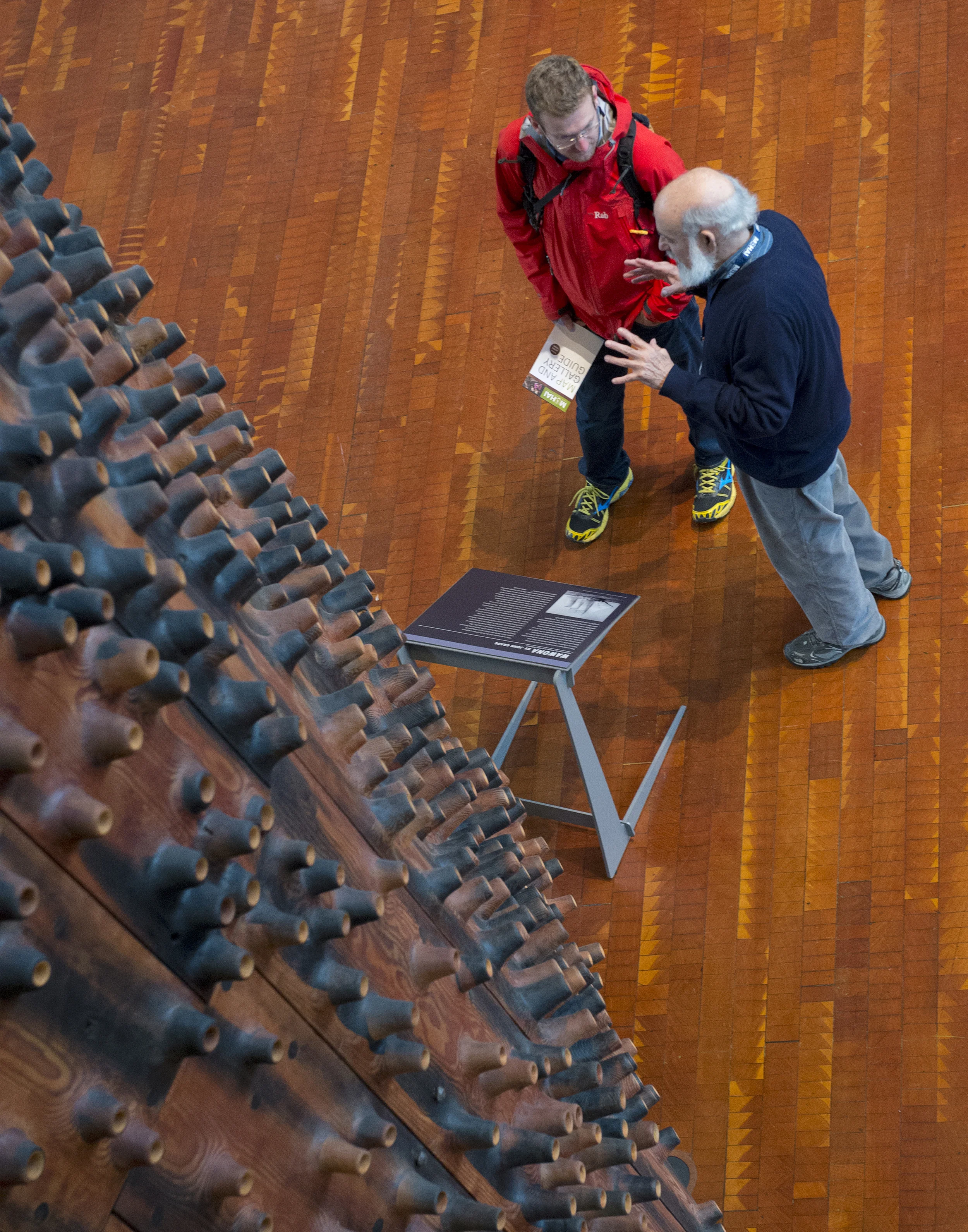 Describing the sculpture