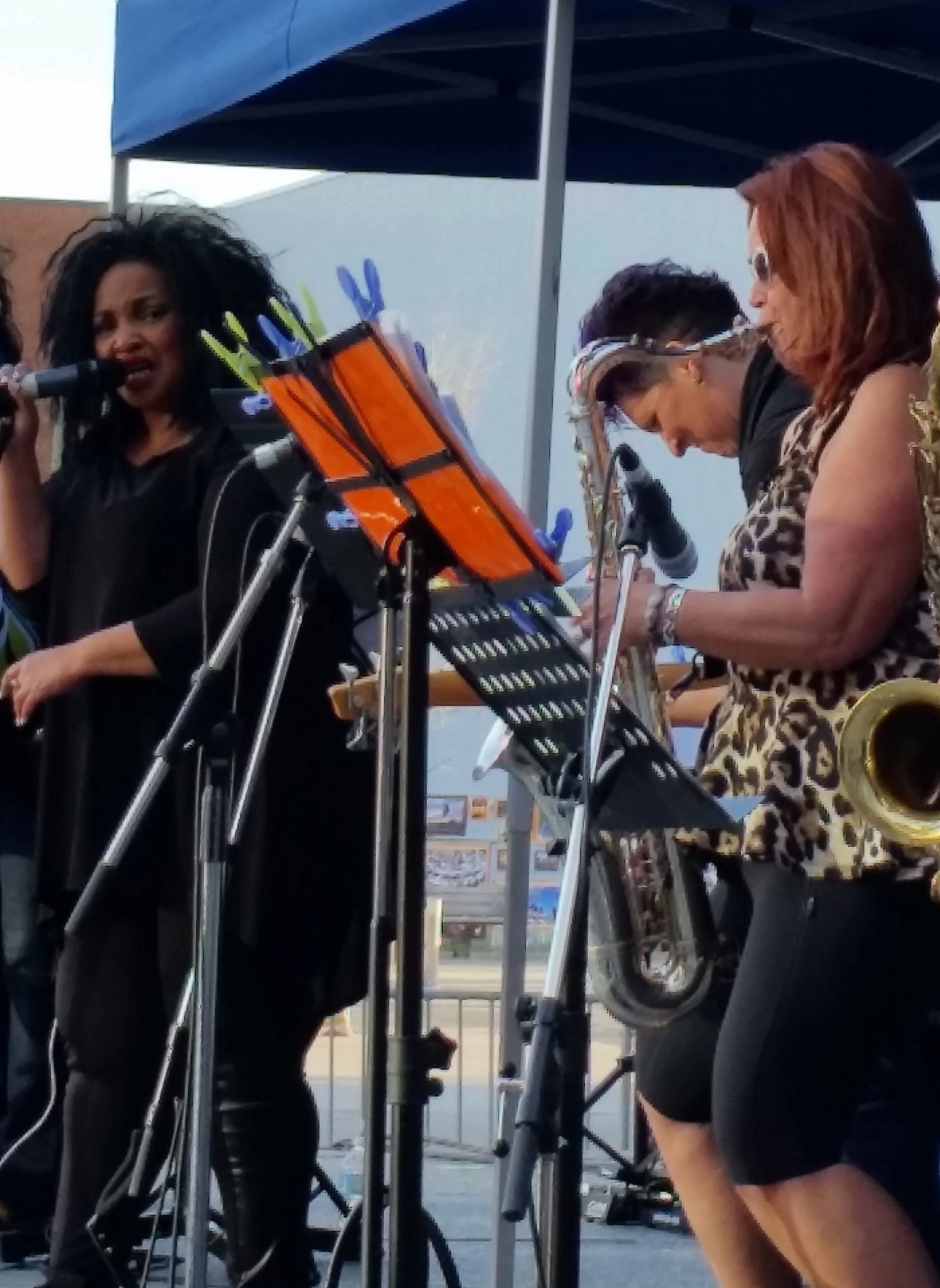 Mae, Rhonda and Carrie gittin funky!