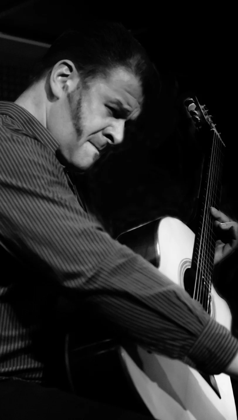 Andreas Akustik-2016-bw.jpg