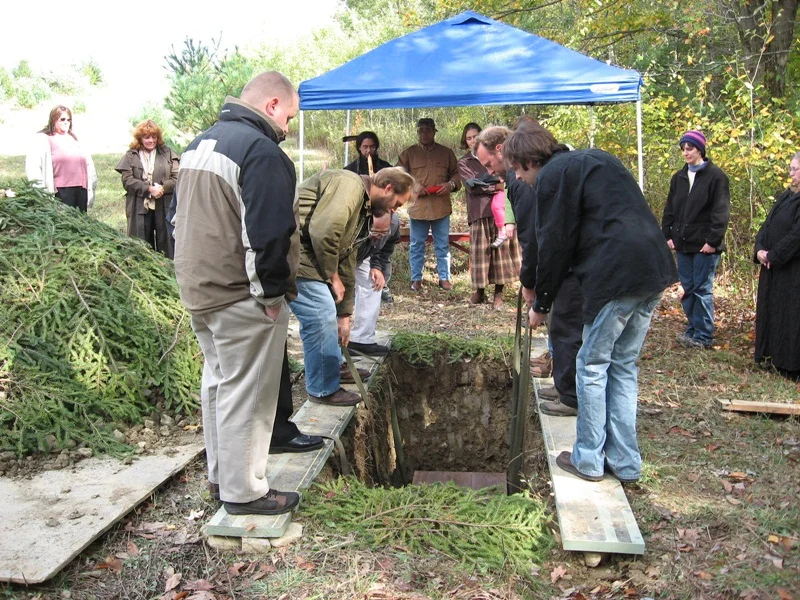 Burials3.jpg