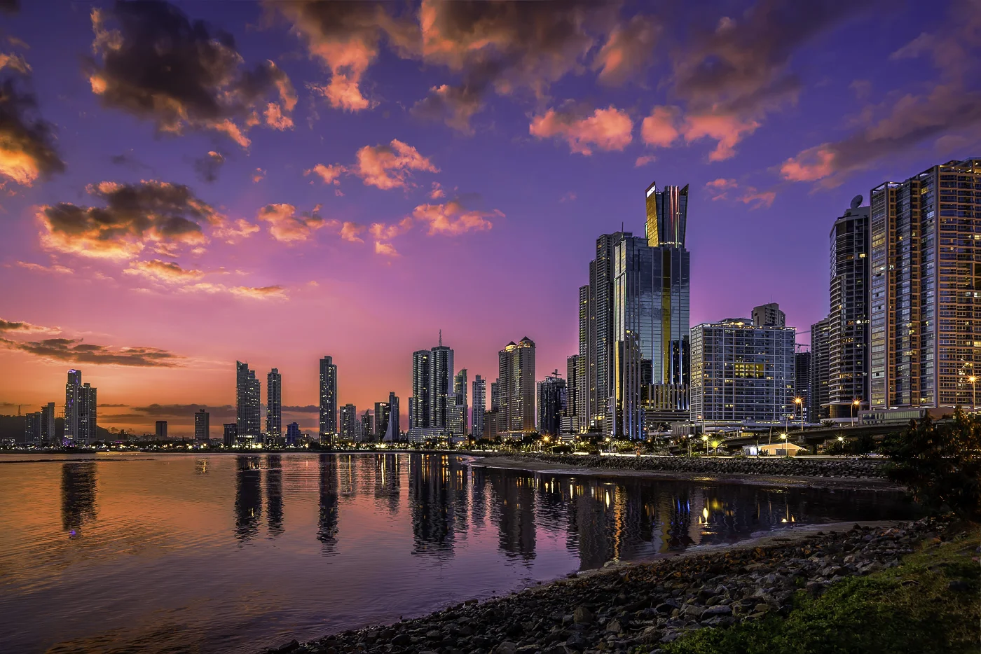 Orgullo Panameño - Avenida Balboa, Panamá