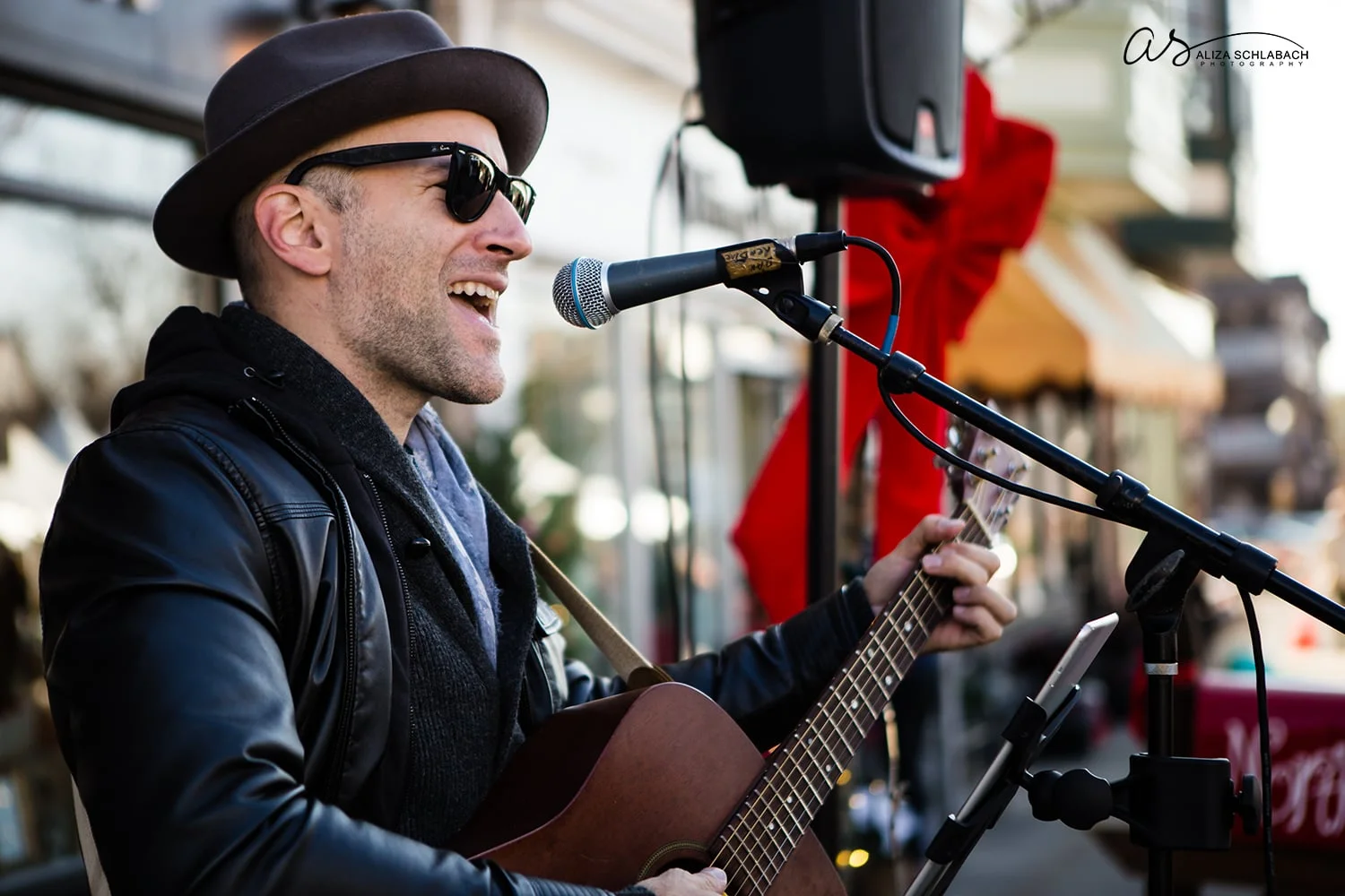 Event photography: musician at the Cricket Cringle in Ardmore, PA - 2015