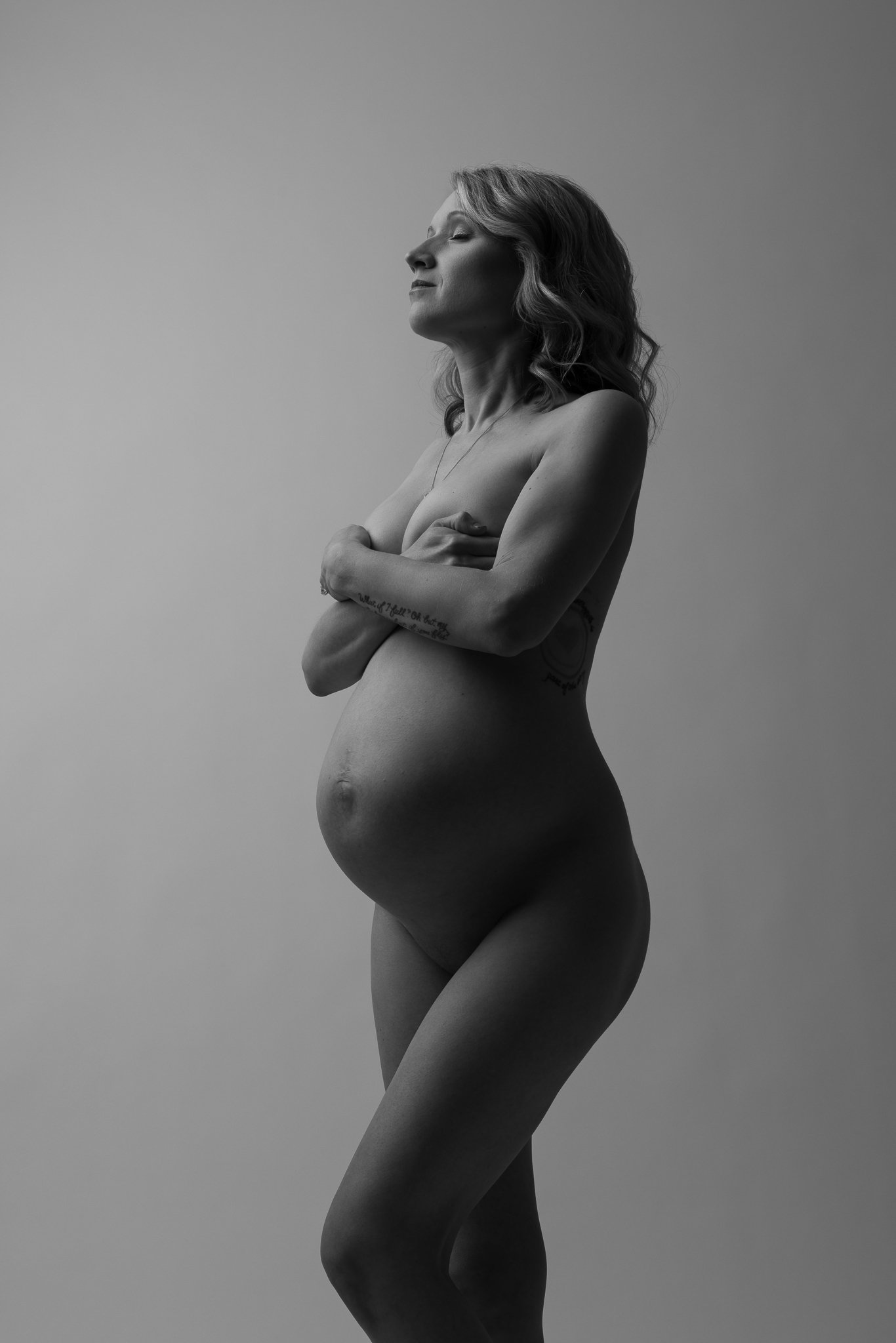 classic black and white maternity photography