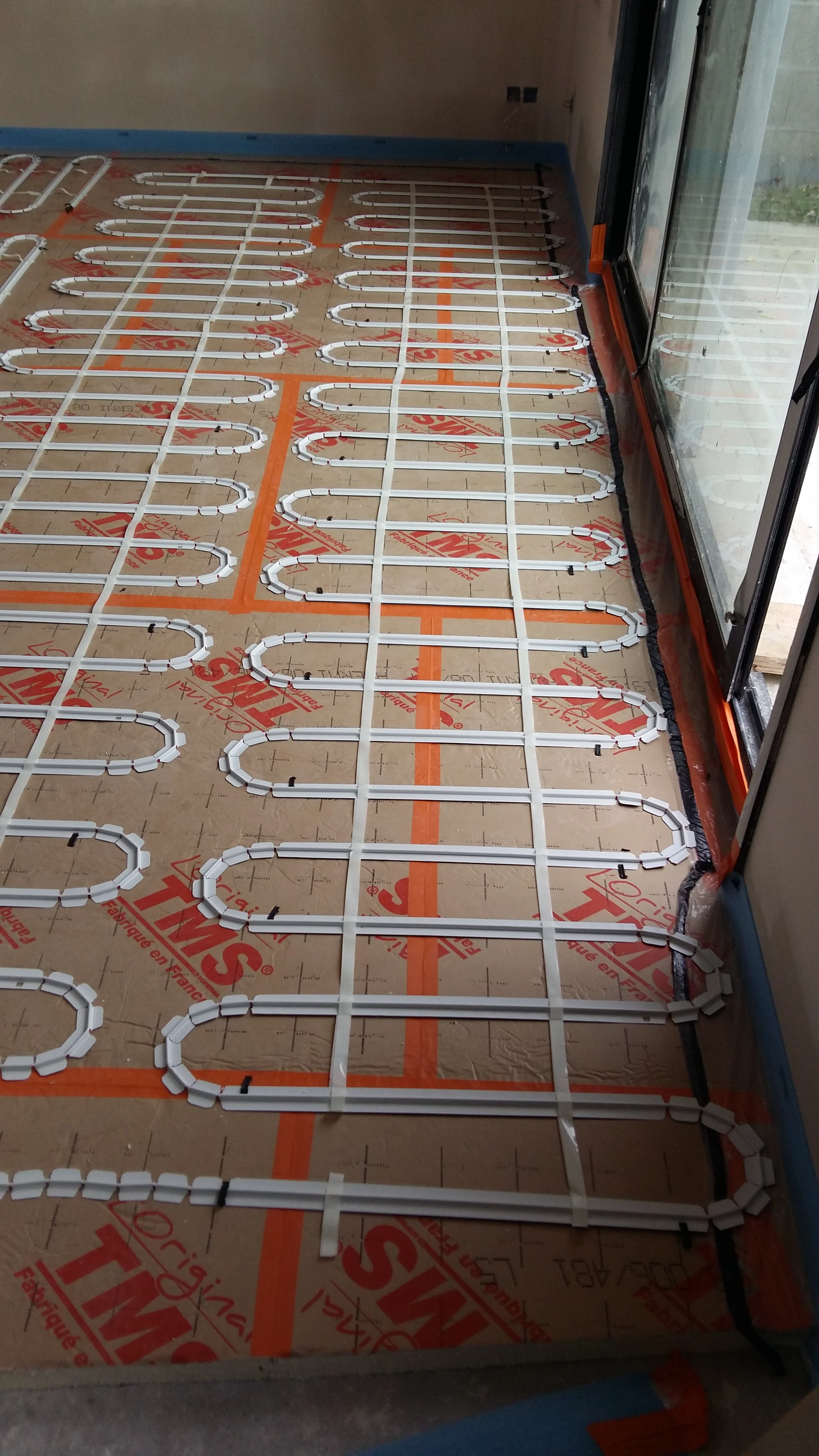 Plancher chanffant par infracable