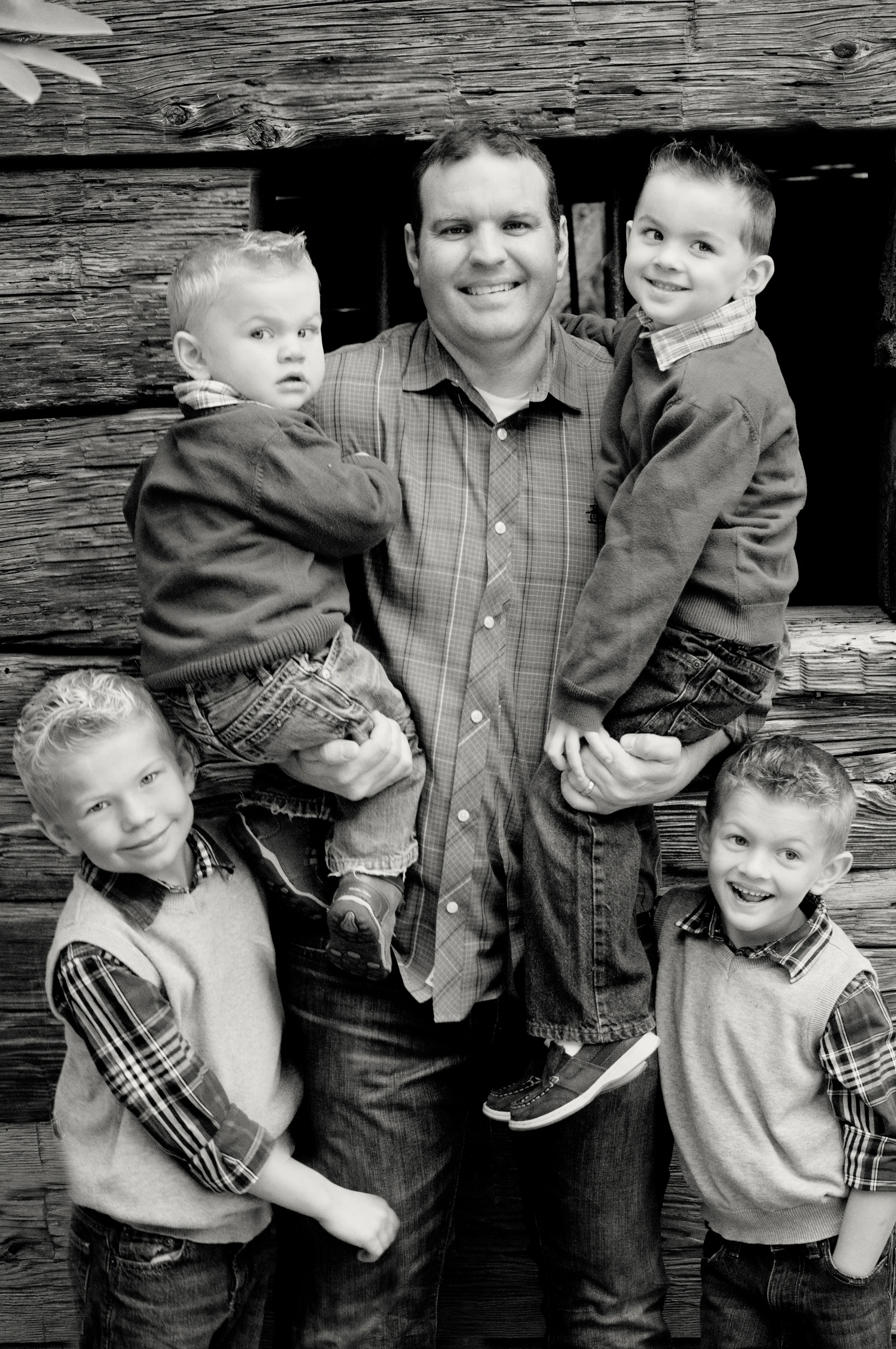 Anderson Family-Bret and boys platinum.jpg