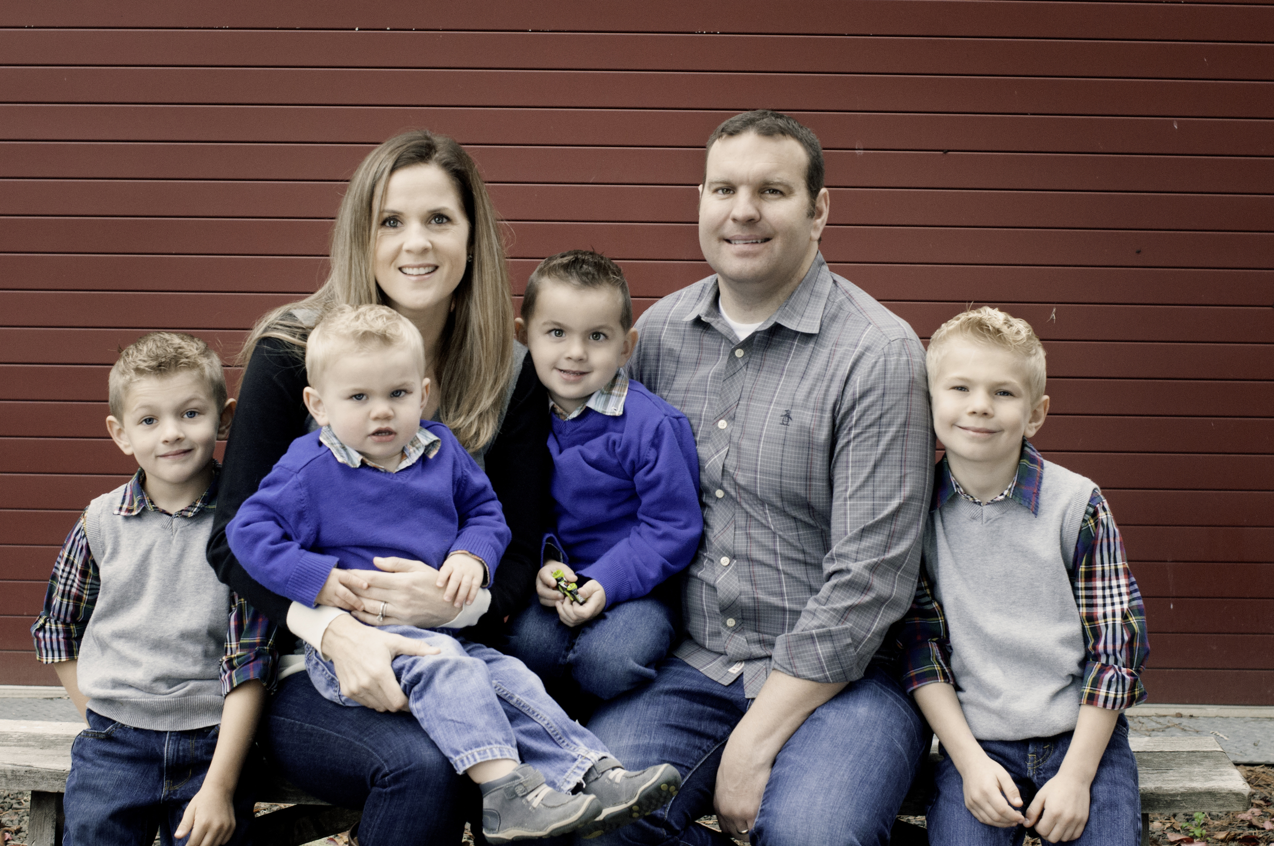 Anderson Family-Family on bench.jpg