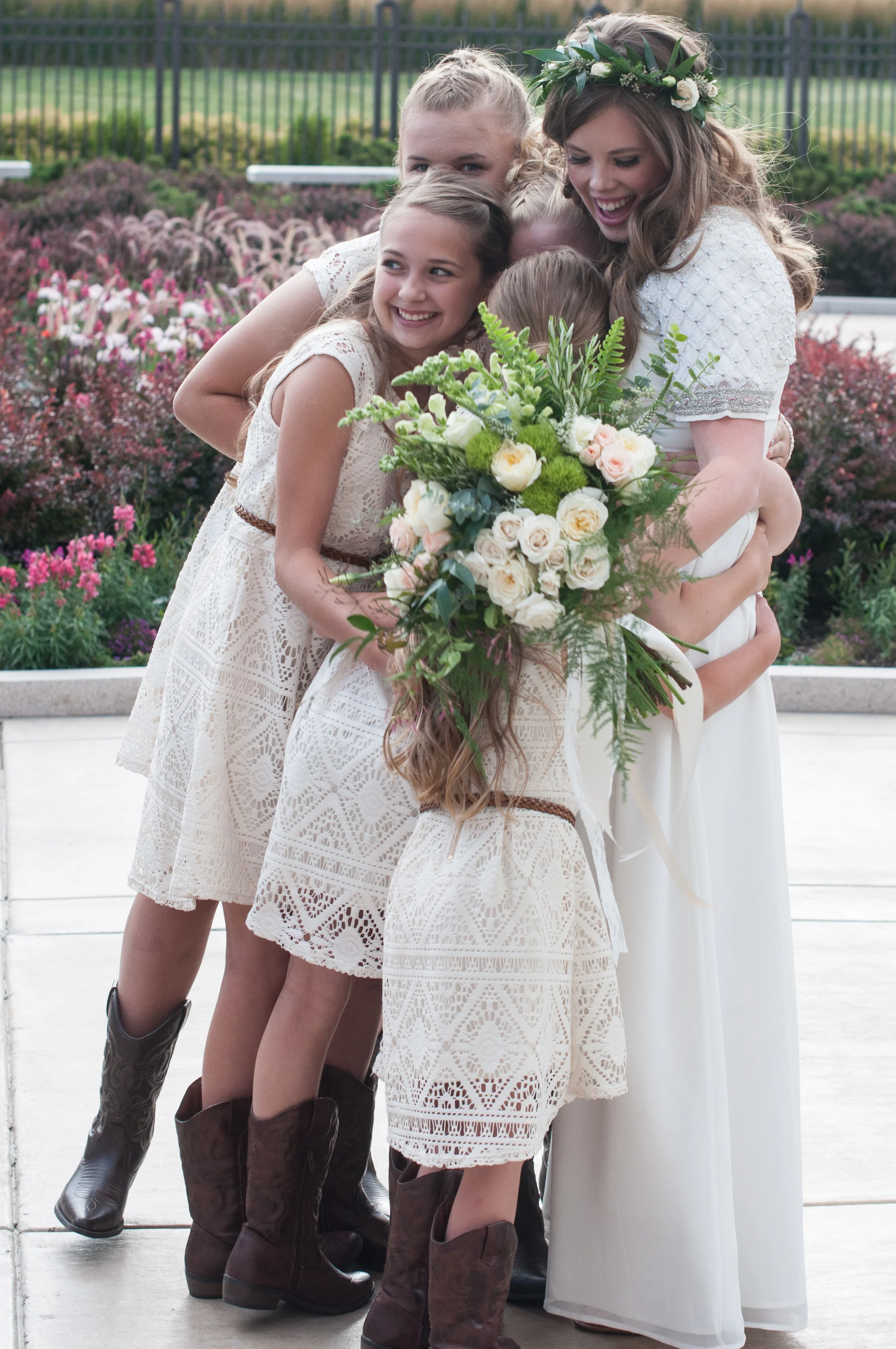Utah Wedding - Lauren and girls2-1.jpg